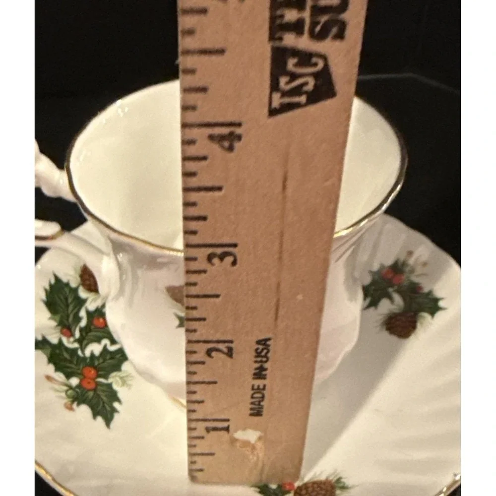 Vintage Christmas Rosina Yuletide Fine Bone China‎ Tea Cup Saucer England
